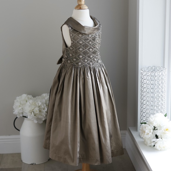 Girl's Silk Dress UNIQUE Smocked Bronze Embroidery Size 6/7 Special Occasion - Picture 1 of 7